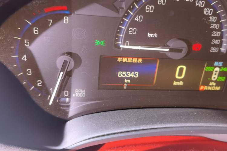 Used Cadillac XTS 2017 28T Elite Model Odometer Close Up