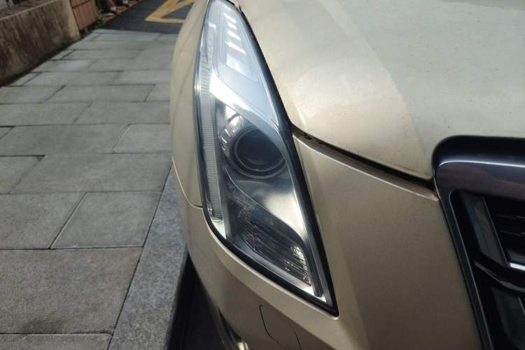 Used Cadillac XTS 2017 28T Elite Model Right Front Headlight