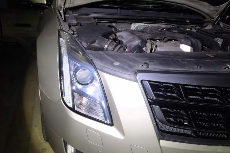 Used Cadillac XTS 2017 28T Elite Model Right Front Headlight