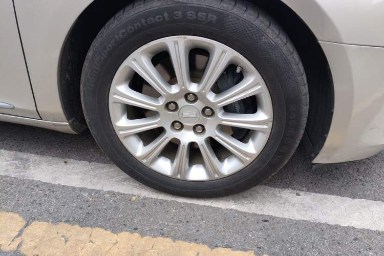 Used Cadillac XTS 2017 28T Tech Edition Right Front Wheel Hub