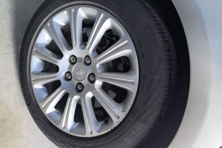 Used Cadillac XTS 2017 28T Tech Edition Right Rear Wheel Hub