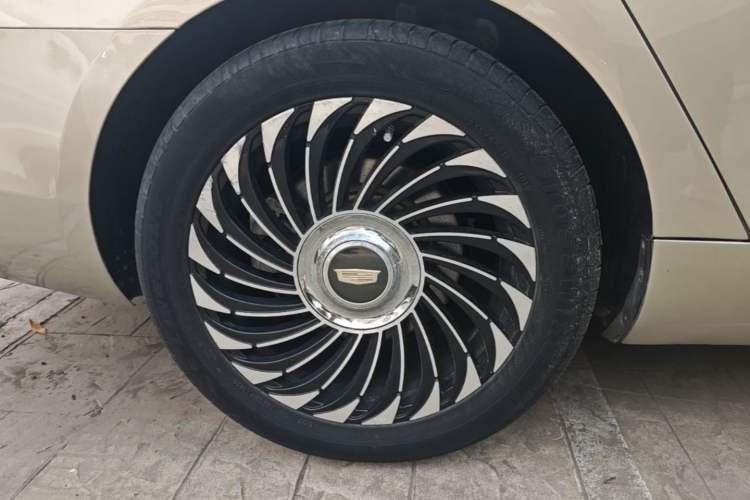 Used Cadillac XTS 2017 28T Elite Model Right Rear Wheel Hub