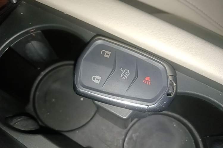 Used Cadillac XTS 2017 28T Tech Edition Vehicle Key