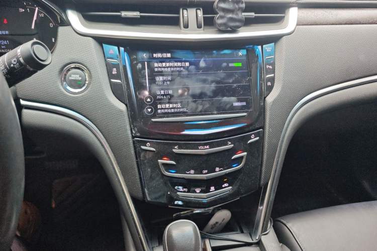 Used Cadillac XTS 2018 28T Elite Edition Audio And AC Panel