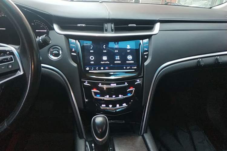 Used Cadillac XTS 2018 28T Tech Edition Audio And AC Panel