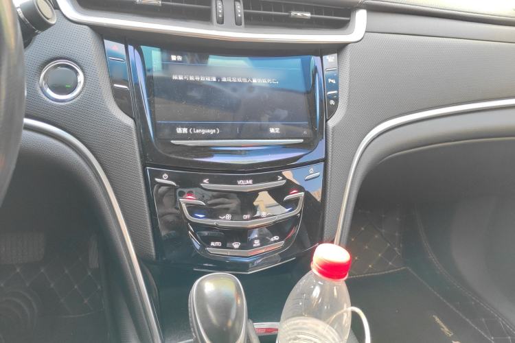 Used Cadillac XTS 2018 28T Tech Edition Audio And AC Panel