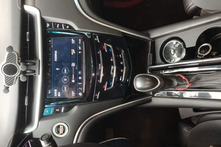 Used Cadillac XTS 2018 28T Elite Edition Audio And AC Panel