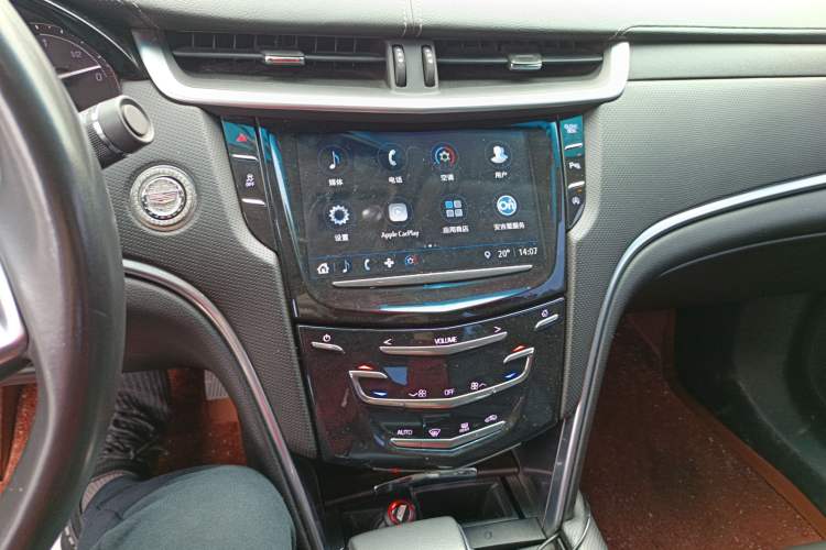 Used Cadillac XTS 2018 28T Tech Edition Audio And AC Panel