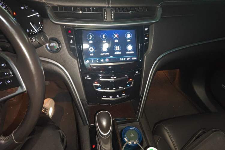 Used Cadillac XTS 2018 28T Elite Edition Audio And AC Panel