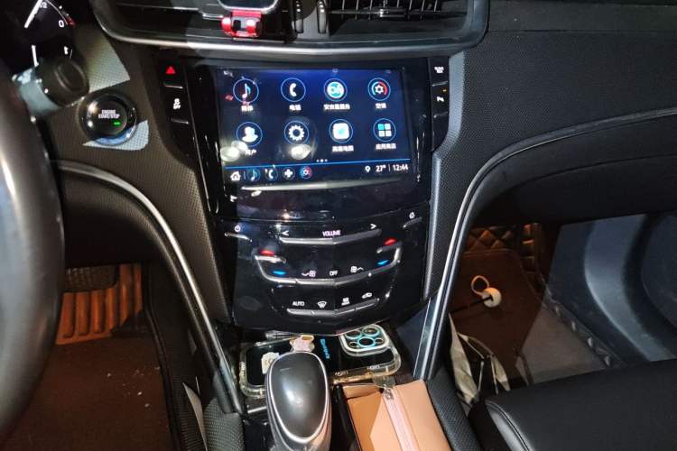 Used Cadillac XTS 2018 28T Tech Edition Audio And AC Panel