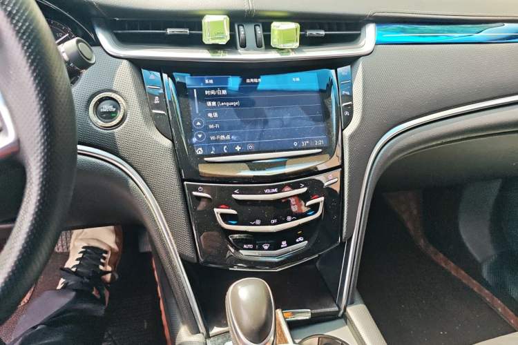 Used Cadillac XTS 2018 28T Elite Edition Audio And AC Panel