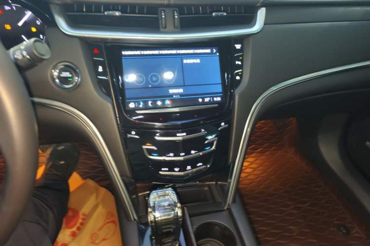 Used Cadillac XTS 2018 28T Tech Edition Audio And AC Panel