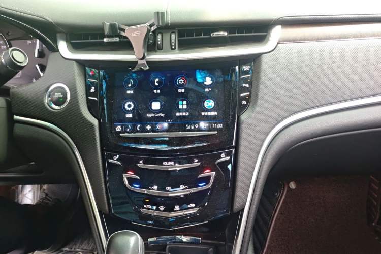 Used Cadillac XTS 2018 28T Elite Edition Audio And AC Panel