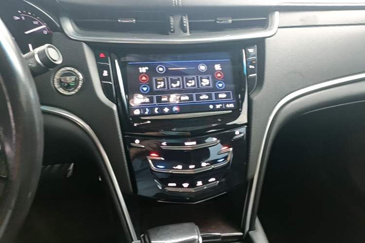Used Cadillac XTS 2018 28T Tech Edition Audio And AC Panel