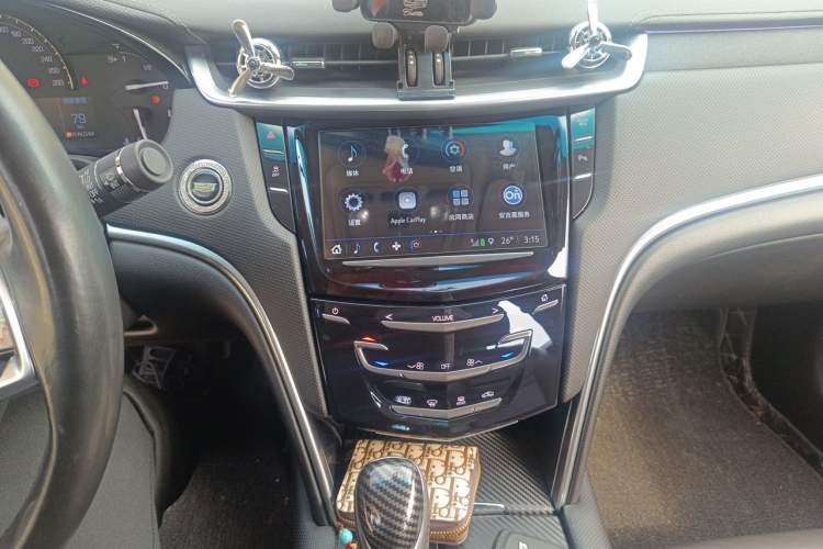 Used Cadillac XTS 2018 28T Elite Edition Audio And AC Panel