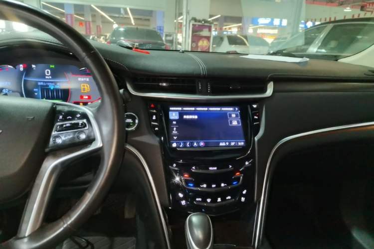 Used Cadillac XTS 2018 28T Luxury Edition Audio And AC Panel