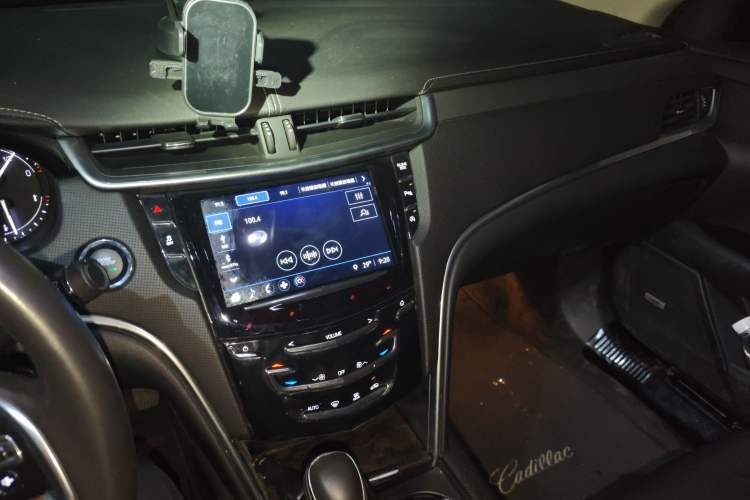 Used Cadillac XTS 2018 28T Tech Edition Audio And AC Panel