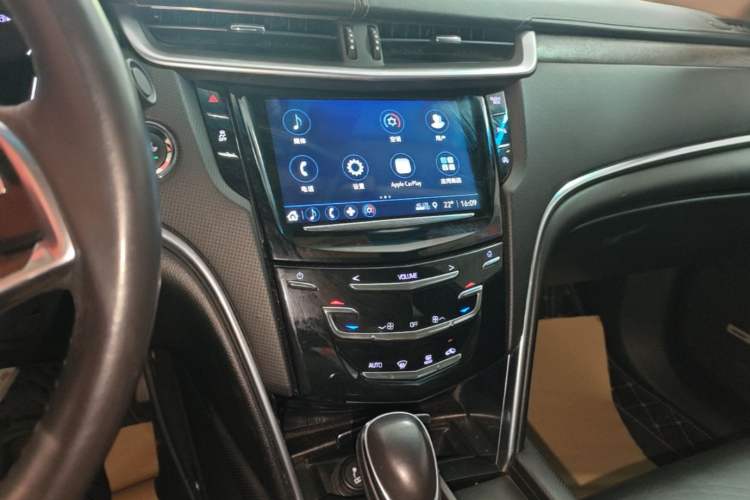 Used Cadillac XTS 2018 28T Elite Edition Audio And AC Panel