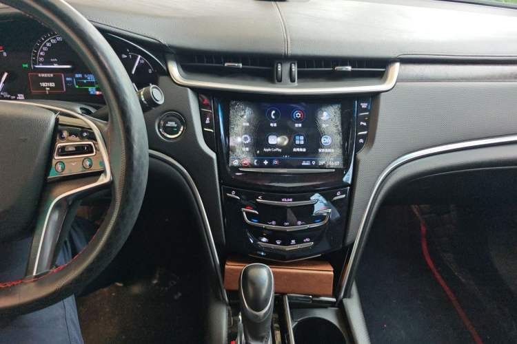 Used Cadillac XTS 2018 28T Elite Edition Audio And AC Panel