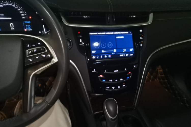 Used Cadillac XTS 2018 28T Elite Edition Audio And AC Panel
