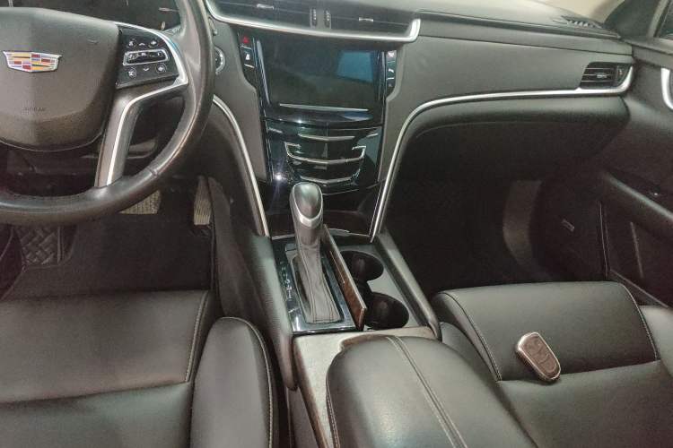 Used Cadillac XTS 2018 28T Tech Edition Audio And AC Panel