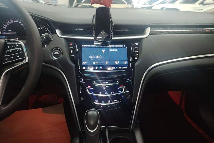 Used Cadillac XTS 2018 28T Tech Edition Audio And AC Panel