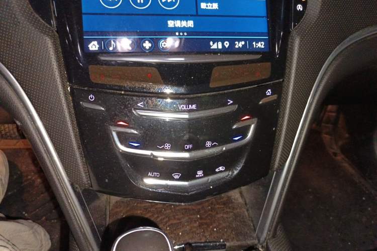 Used Cadillac XTS 2018 28T Tech Edition Audio And AC Panel