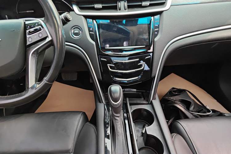 Used Cadillac XTS 2018 28T Elite Edition Audio And AC Panel