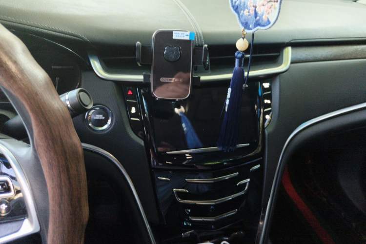 Used Cadillac XTS 2018 28T Elite Edition Audio And AC Panel