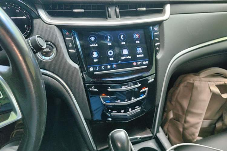 Used Cadillac XTS 2018 28T Tech Edition Audio And AC Panel