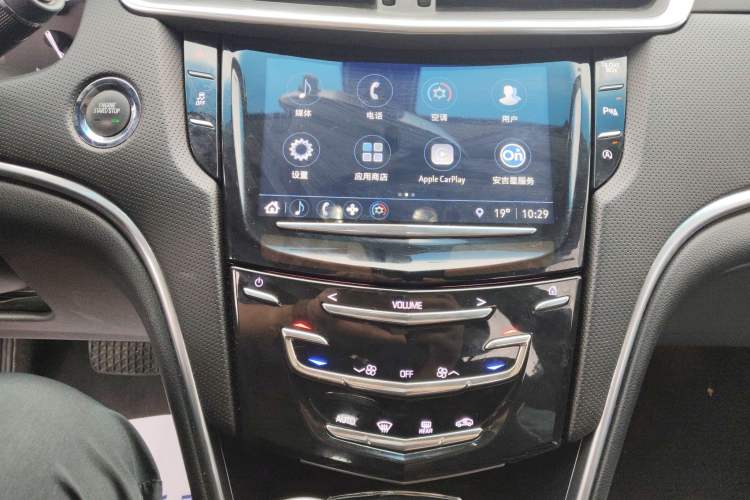 Used Cadillac XTS 2018 28T Tech Edition Audio And AC Panel