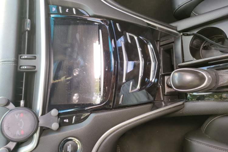 Used Cadillac XTS 2018 28T Tech Edition Audio And AC Panel