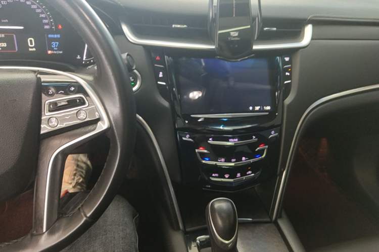 Used Cadillac XTS 2018 28T Tech Edition Audio And AC Panel