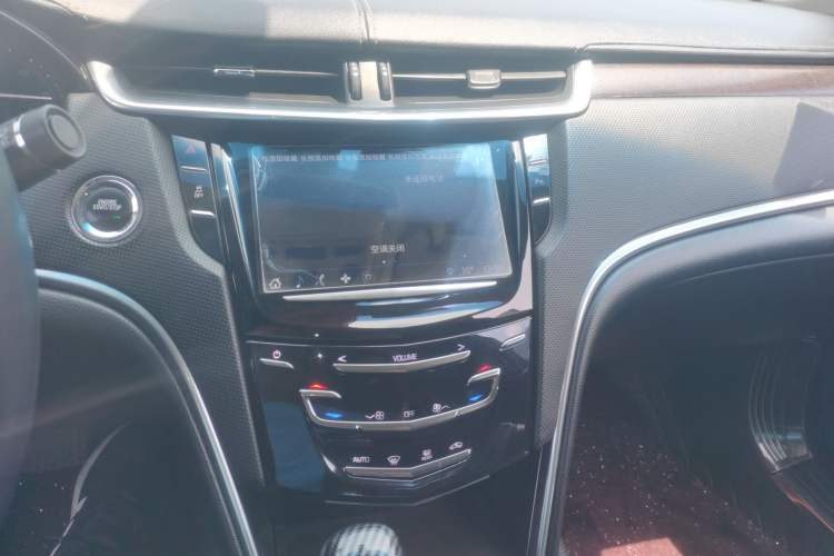 Used Cadillac XTS 2018 28T Elite Edition Audio And AC Panel