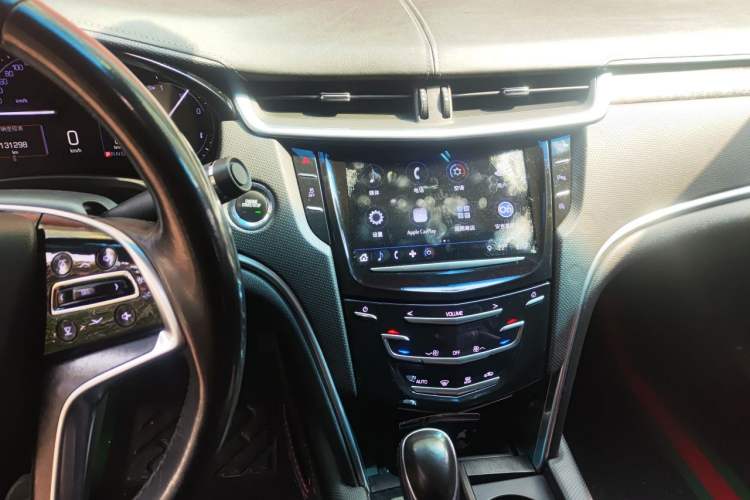 Used Cadillac XTS 2018 28T Elite Edition Audio And AC Panel