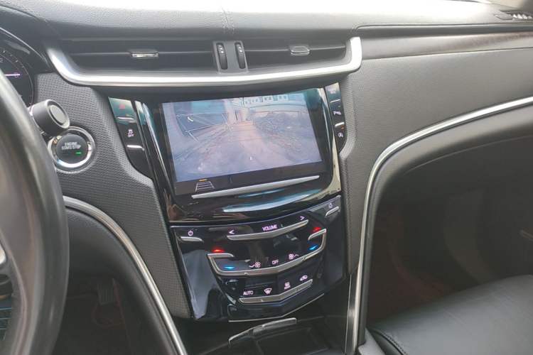 Used Cadillac XTS 2018 28T Elite Edition Audio And AC Panel