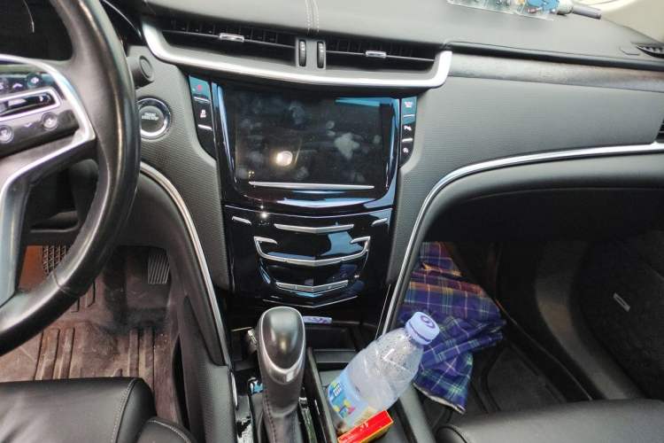 Used Cadillac XTS 2018 28T Elite Edition Audio And AC Panel