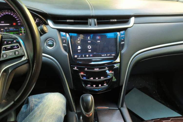 Used Cadillac XTS 2018 28T Tech Edition Audio And AC Panel