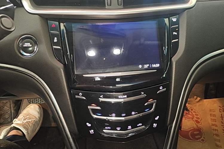 Used Cadillac XTS 2018 28T Elite Edition Audio And AC Panel