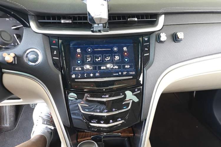 Used Cadillac XTS 2018 28T Tech Edition Audio And AC Panel