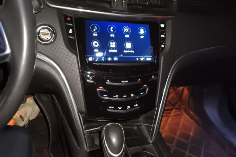 Used Cadillac XTS 2018 28T Tech Edition Audio And AC Panel