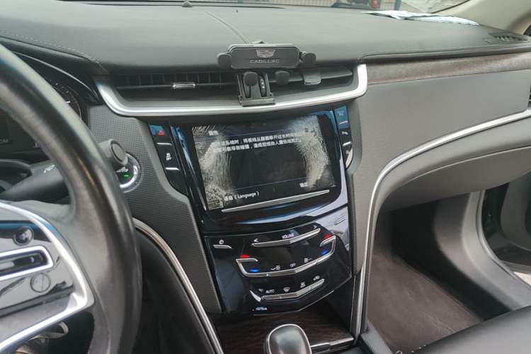 Used Cadillac XTS 2018 28T Elite Edition Audio And AC Panel