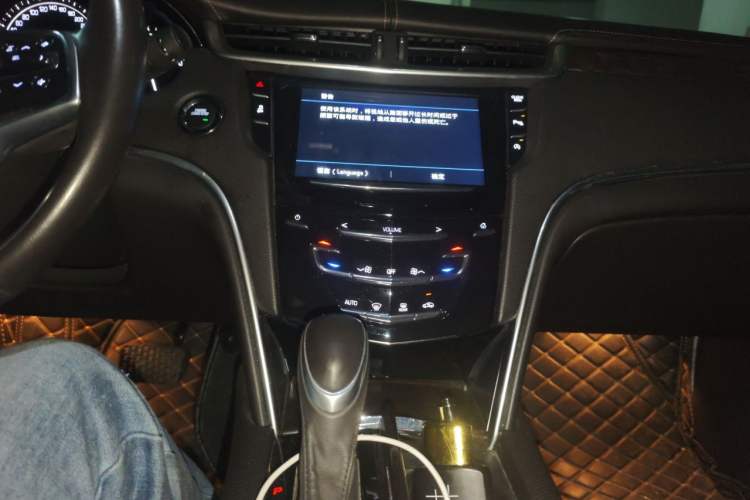 Used Cadillac XTS 2018 28T Elite Edition Audio And AC Panel