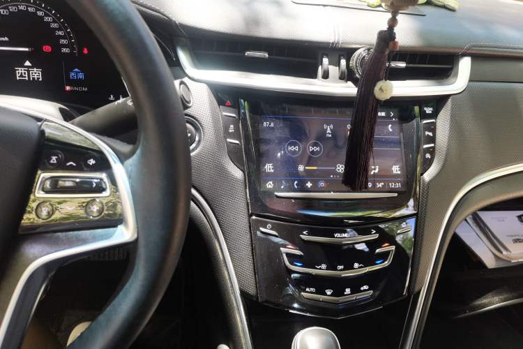 Used Cadillac XTS 2018 28T Tech Edition Audio And AC Panel