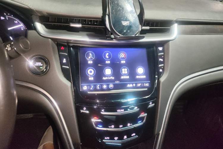 Used Cadillac XTS 2018 28T Elite Edition Audio And AC Panel