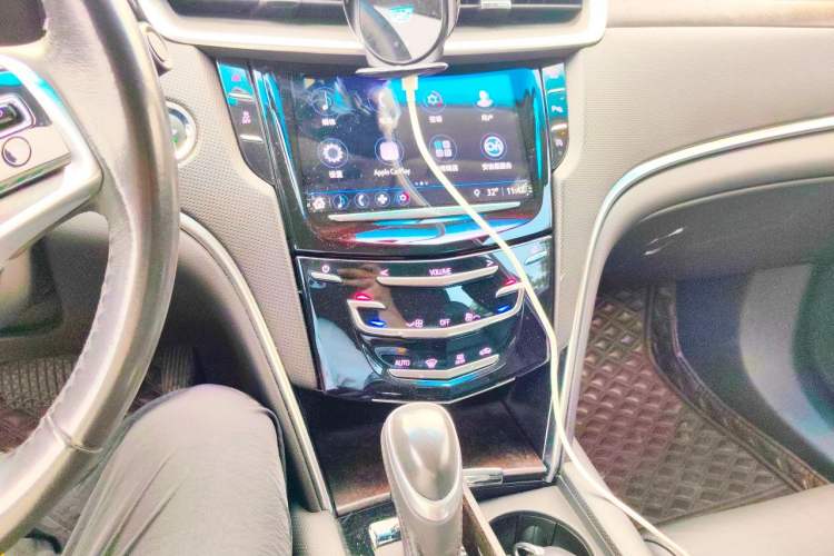 Used Cadillac XTS 2018 28T Elite Edition Audio And AC Panel