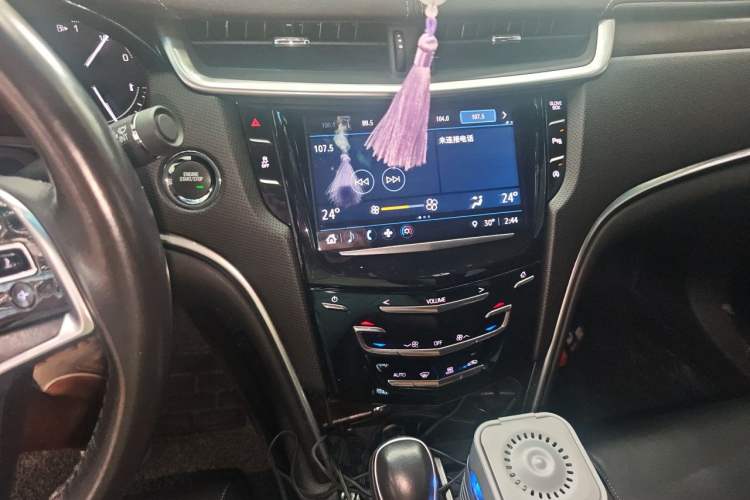 Used Cadillac XTS 2018 28T Elite Edition Audio And AC Panel