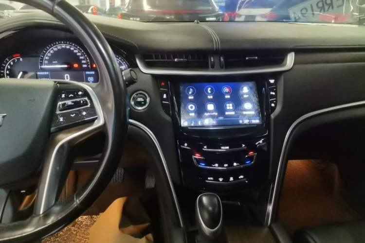 Used Cadillac XTS 2018 28T Elite Edition Audio And AC Panel