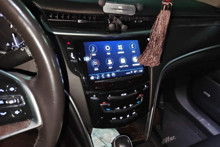 Used Cadillac XTS 2018 28T Elite Edition Audio And AC Panel