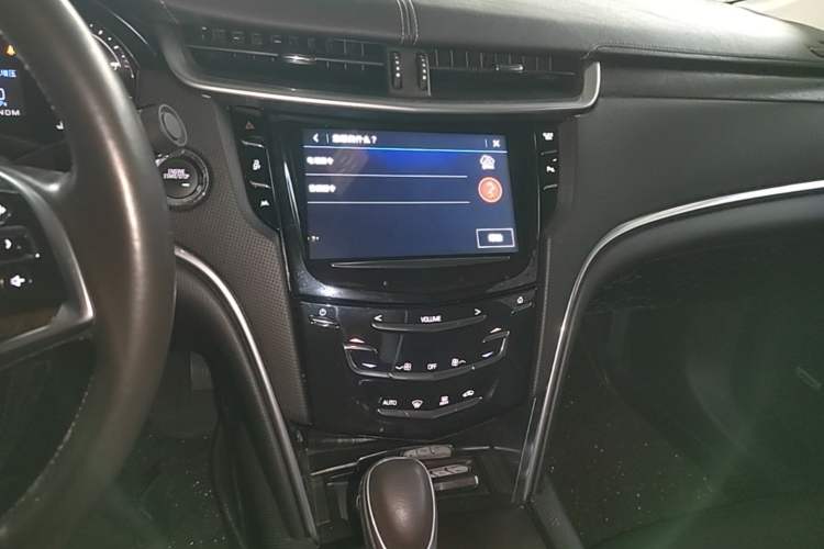 Used Cadillac XTS 2018 28T Elite Edition Audio And AC Panel